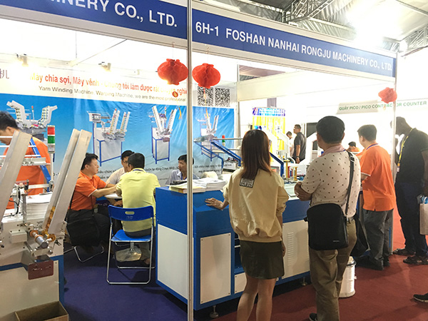 荣钜参加2019年越南胡志明纺织及制衣工业展览会