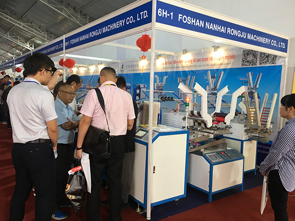 荣钜参加2019年越南胡志明纺织及制衣工业展览会